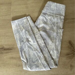 Lululemon size 2 wunder leggings